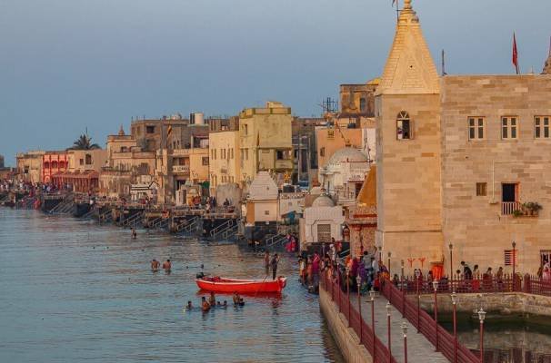 Gomti Ghat near Dwarkadhish Temple